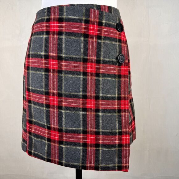 H&M Skirt Sz 4 Plaid Faux Wrap Red Gray Black Skirt back zipper 2 front buttons - Picture 1 of 8